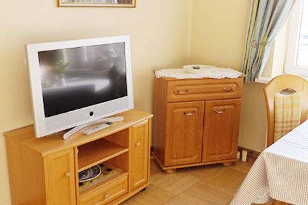 F10-1-Wohnzimmer_3.jpg