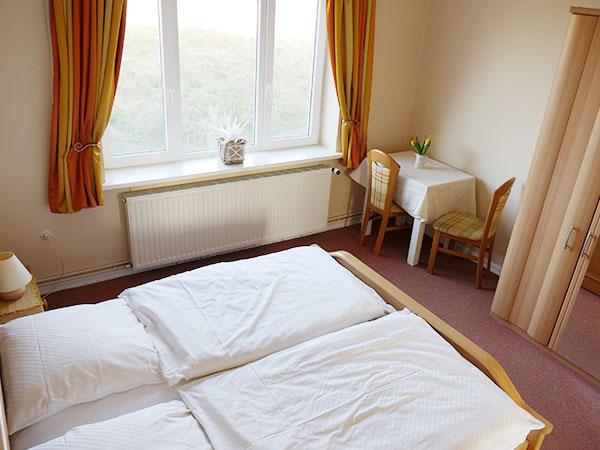 F10-4-Schlafzimmer_11.jpg
